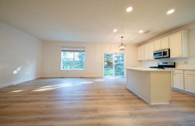 5014 159th St. W. Gallery 2