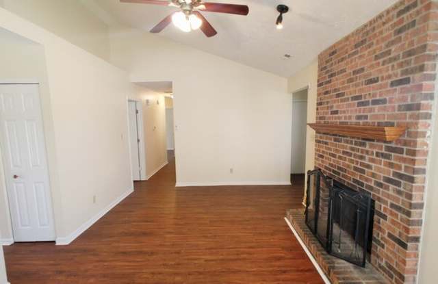 6679 Cobden Court Gallery 4