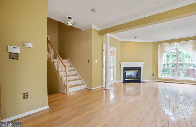 1855 FOXWOOD CIRCLE Gallery 4