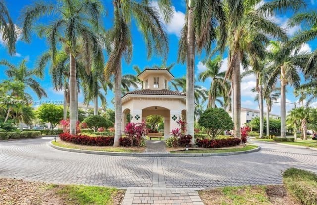 5725 NW 114th Path - 5725 Northwest 114th Path, Doral, FL 33178