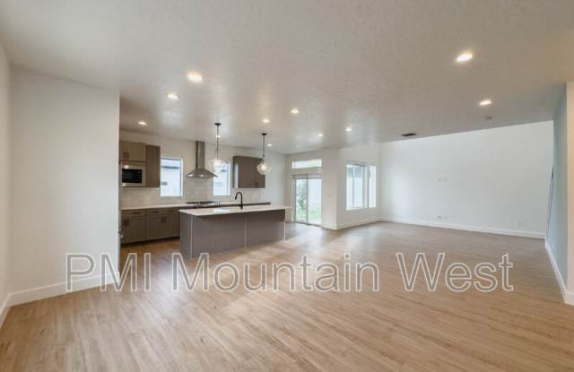 331 S 680 W Gallery 4