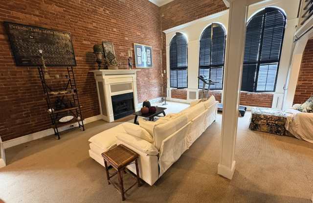 102 N Hill Street Gallery 3