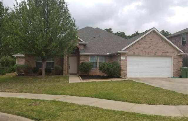 3415 Ledbetter Court - 3415 Ledbetter Court, Arlington, TX 76001