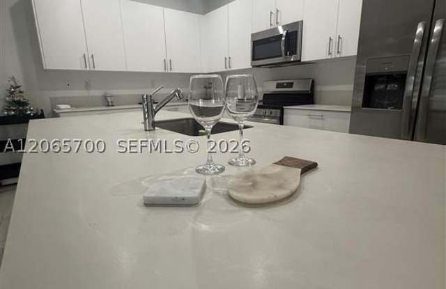2619 SE 24th Ct Gallery 4