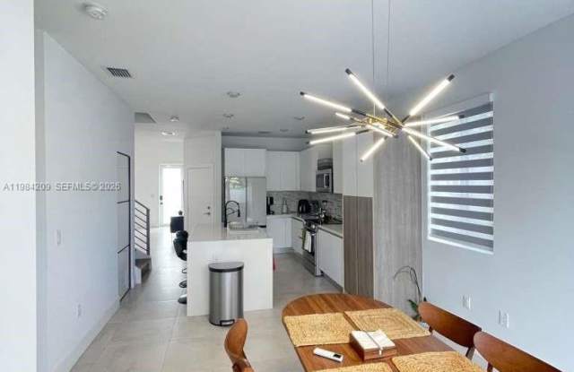 7240 NW 103rd Path, Doral, FL 33178 Gallery 4