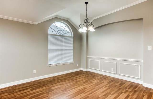 10708 Red Cedar Drive Gallery 4
