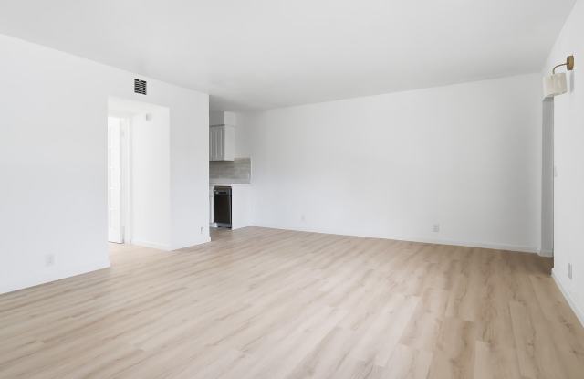 201 S Lakeside Drive Gallery 4