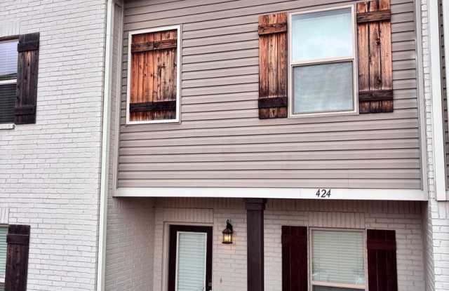 4 bed 4.5 bath unit in West End neighborhood! photos photos