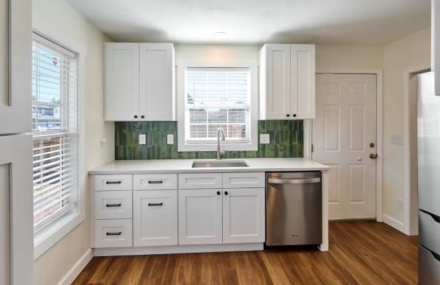 1212 Alder Drive Northeast Gallery 3