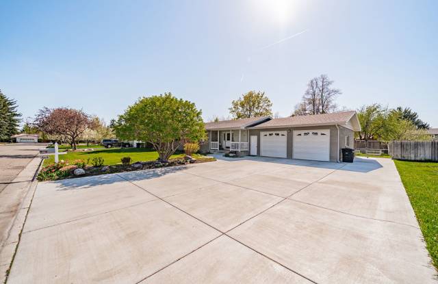 2110 Sabin Dr photos photos