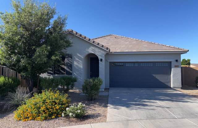 Three Bedroom Two Bath Home with A Den photos photos