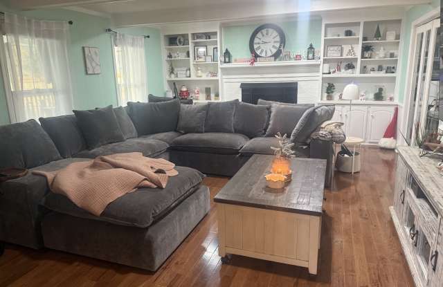 956 Timberlake Drive Gallery 2