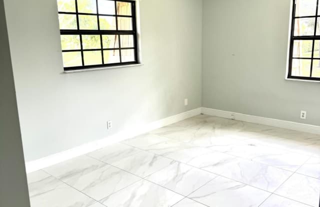 4121 Oak Terrace Drive Gallery 4