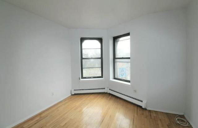 329 3rd Street Gallery 4