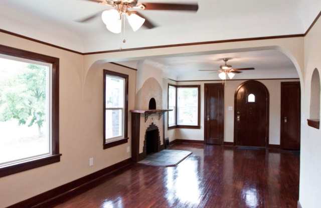 3-Bedroom in Browns Addition Gallery 4