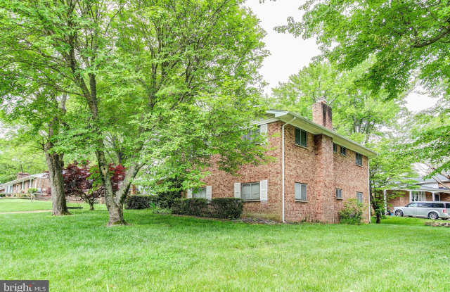 6413 MORTON PLACE Gallery 3