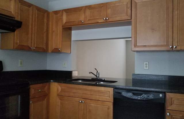 6292 Arlington Ct - 1, #206 Gallery 3