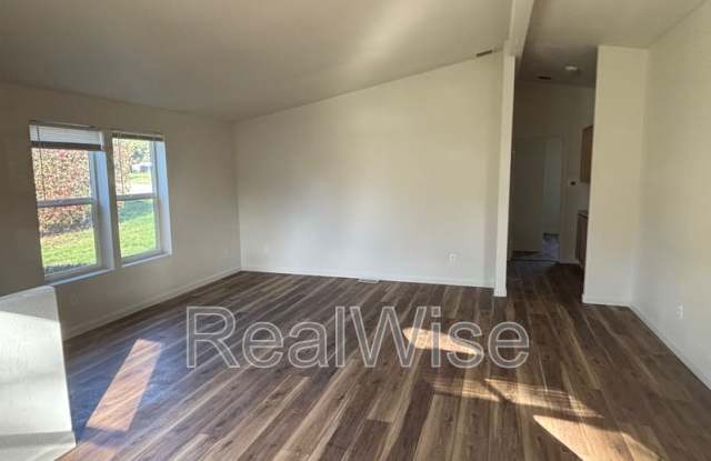 120 Woodland Dr Gallery 3