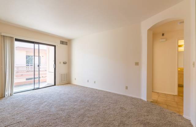 Light, Bright & Ideally Located 1-Bedroom Near The Village! Gallery 3