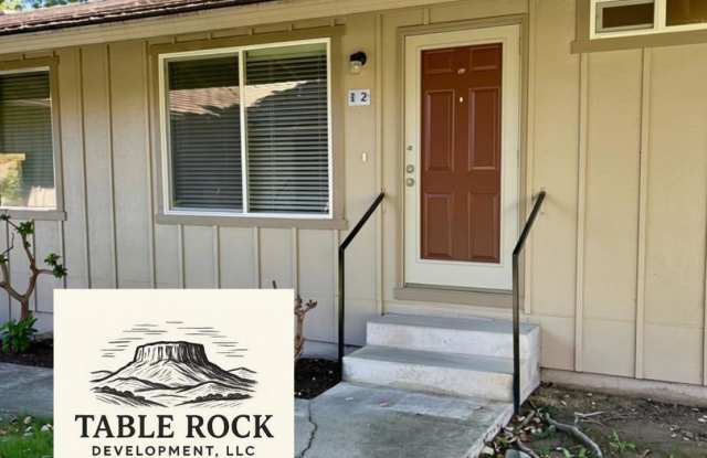 Jacksonville Oregon 2 Bedroom, 2 Bath Apartment Hard to find Long term Rental Gallery 1