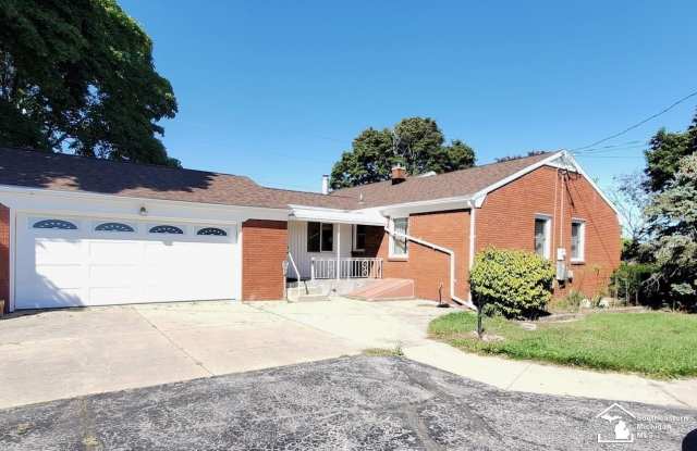 5889 E Albain Road Gallery 4