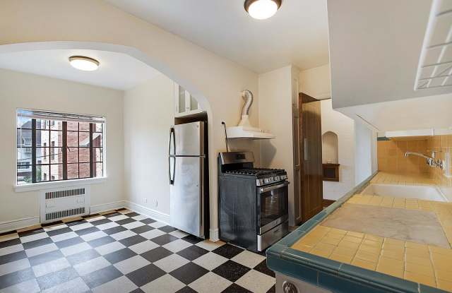 Avon Apartments Gallery 3
