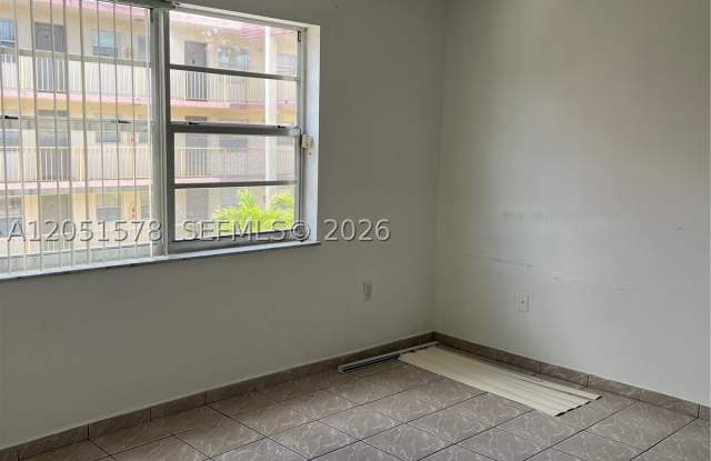 295 NW 72nd Ave photos photos