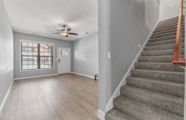 NEW LUXURY TOWNHOUSE in the sought-after Southwest area of Springfield, available now! Gallery 3