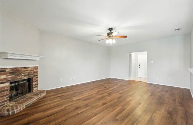 1516 Marti Drive Gallery 3