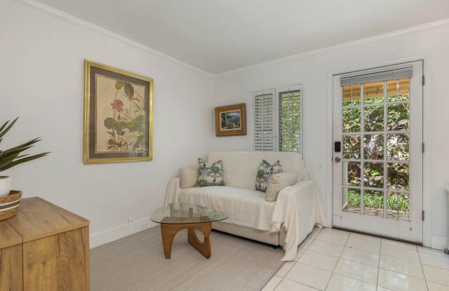 155 Peruvian Avenue Gallery 2