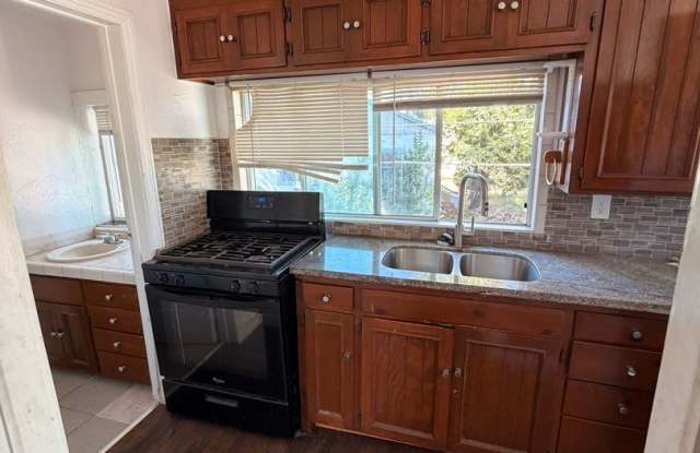Charming 1BR Duplex in Sacramento photos photos