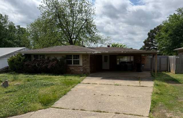 3 BEDROOM 2 BATH HOUSE CENTRAL HEAT & AIR, UTILITIES ARE EGW, FENCED YARD, 2 CAR CARPORT, W/D HOOKUPS photos photos