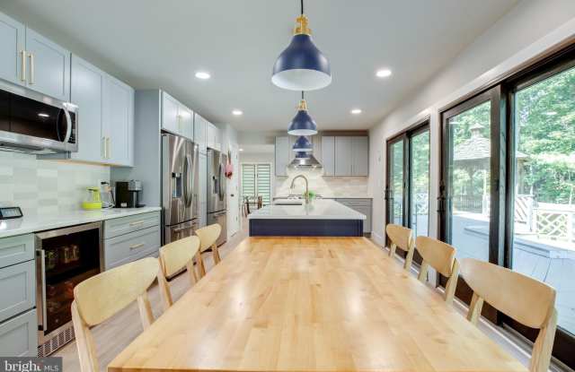 5352 SIDEBURN ROAD Gallery 4