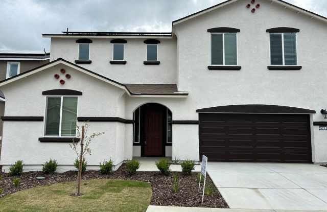 5 Bedroom 4 Bathroom Home in The Quail River Gated Community with Solar! - 2226 South Vista Street, Visalia, CA 93292