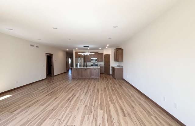 575 Main St. W. Gallery 2