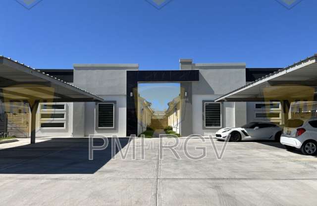 805 W Garrison Dr photos photos