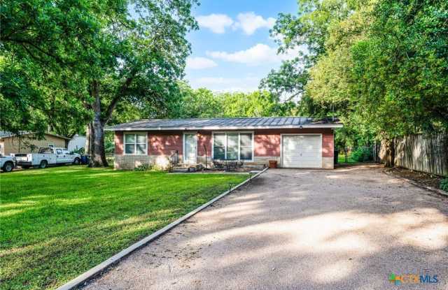 2052 Gruene Road photos photos