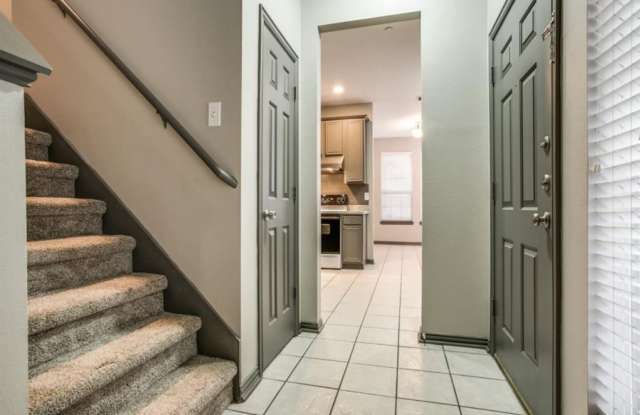 10032 Castlewood Drive Gallery 4