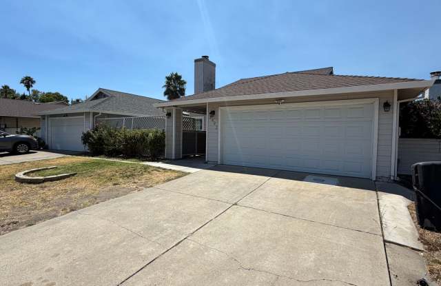 3 Bedroom / 2 Bathroom | Single-Family Home in South Sacramento photos photos 3 Bedroom / 2 Bathroom | Single-Family Home in South Sacramento photos photos