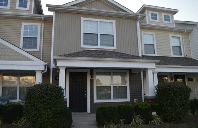 109 Alexander Blvd - 109 Alexander Boulevard, Clarksville, TN 37043
