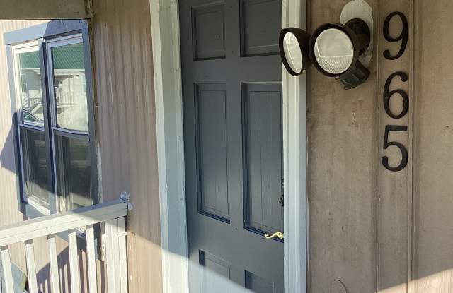 965 Lincoln Dr Gallery 1