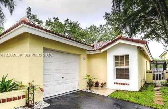 1341 Seagrape Cir Gallery 1
