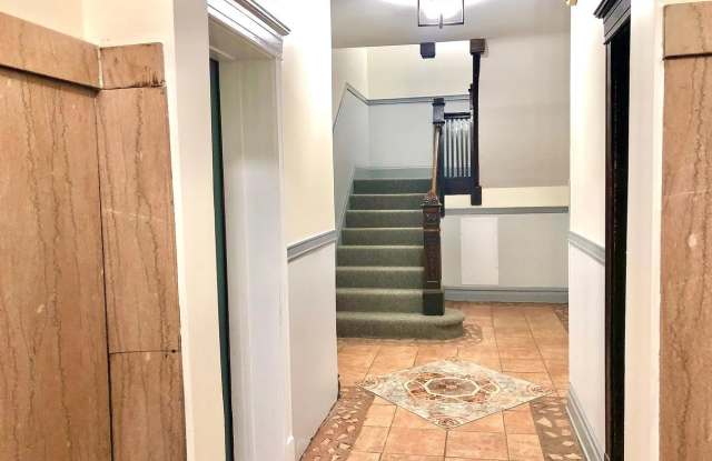 5623 S Prairie Avenue Gallery 2
