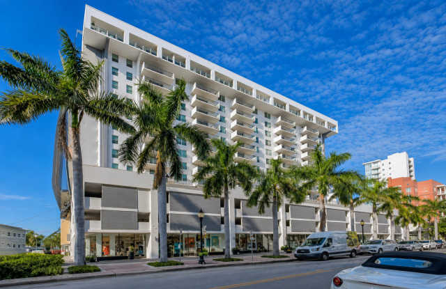 DOWNTOWN 15th FLOOR CONDO! 2 BEDROOM CONDO ! UPDATED! CITY VIEWS! photos photos