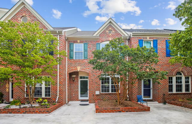 6119 Madison Crest Ct - 6119 Madison Crest Court, Bailey's Crossroads, VA 22041