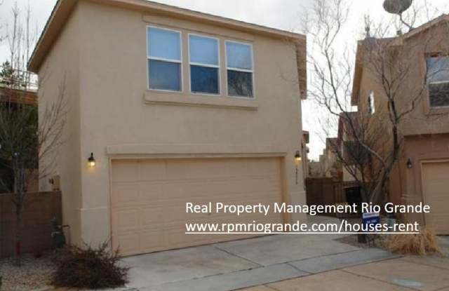 3BR/2.5Ba Home With large Loft IN NE HEIGHTS! Gallery 1