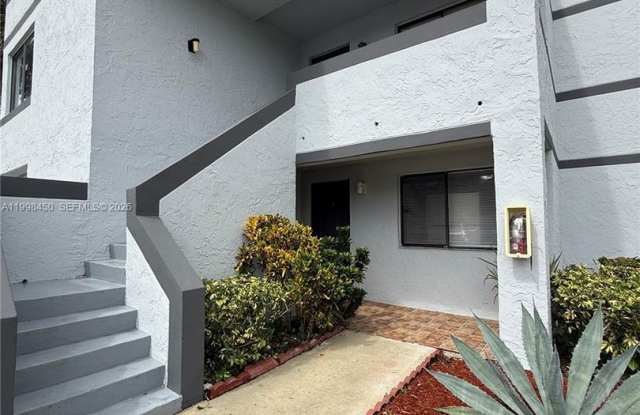155 LAKEVIEW DR APT #101 WESTON, FL 33326 photos photos