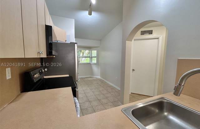 1270 SE 28th Ct Gallery 2