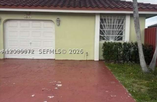 5852 SW 147th Pl Gallery 2