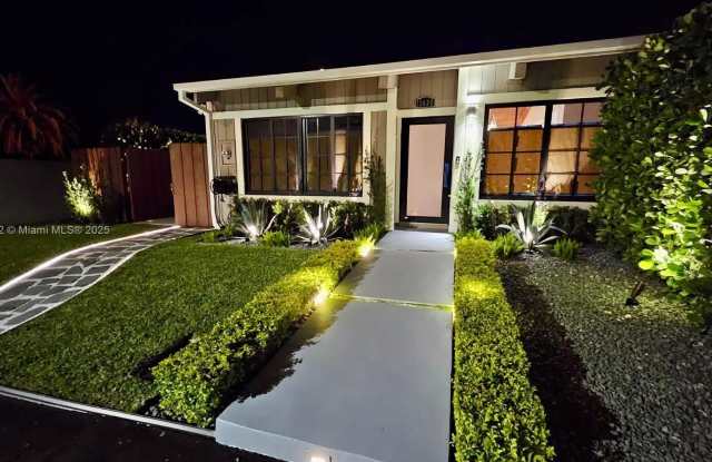 13631 SW 102nd Ter photos photos
